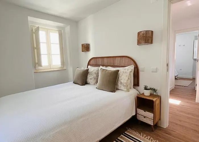 The Bird House * Nazare