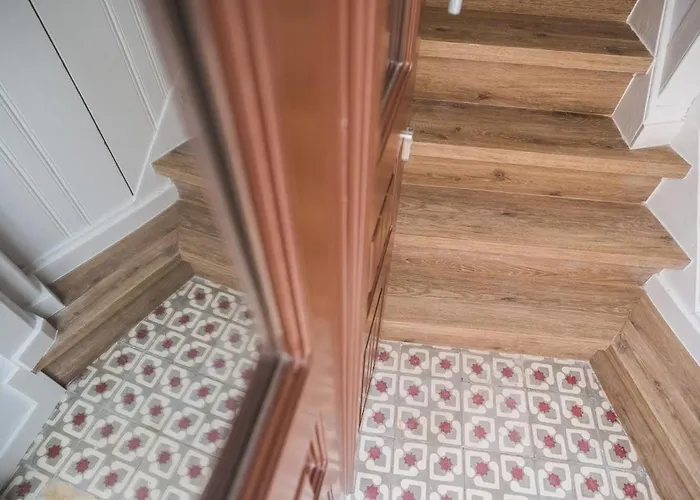 The Bird House Apartment